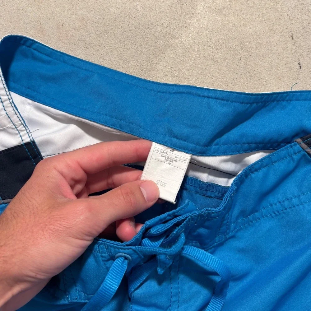 Quiksilver Mens Blue Colorblock Board Shorts Swim Trunks Size 36 E101948